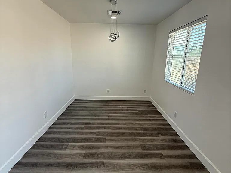 12022 W Ash St — Photo 4