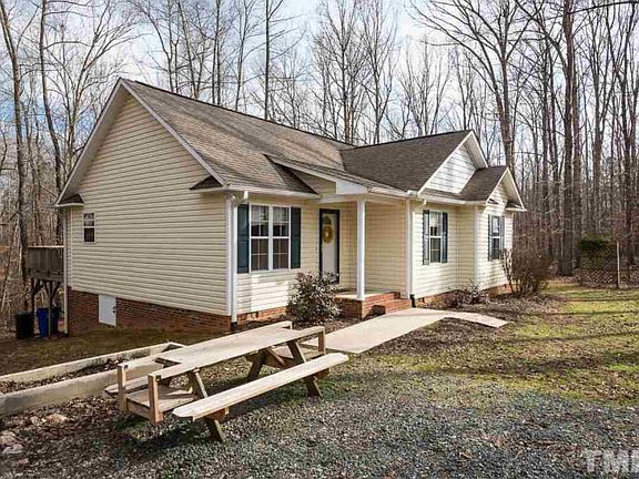 5th image of 1015 Yancey Pl