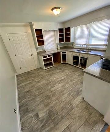 4th image of 716 Lewis St