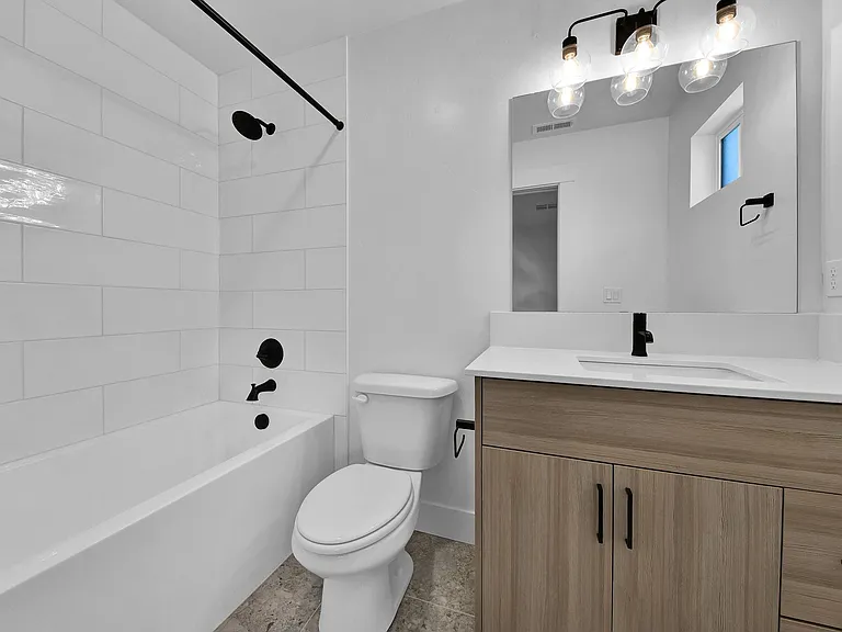 Carlsbad Crossing Townhomes - Attached Garage! — Photo 17