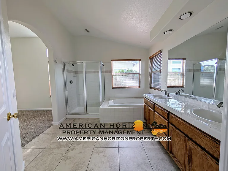 3332 Chapelle Dr — Photo 12