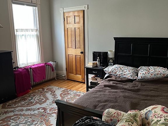 5th image of 2316 Girard Ave S #2