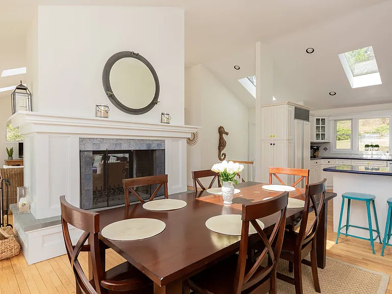 6 Peconic Rd — Photo 10