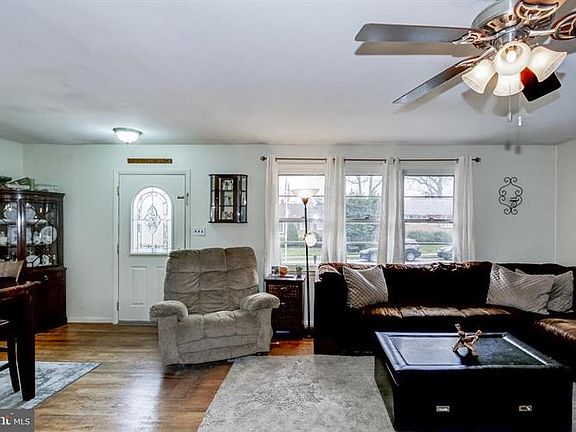 2nd image of 1820 Walter Dr