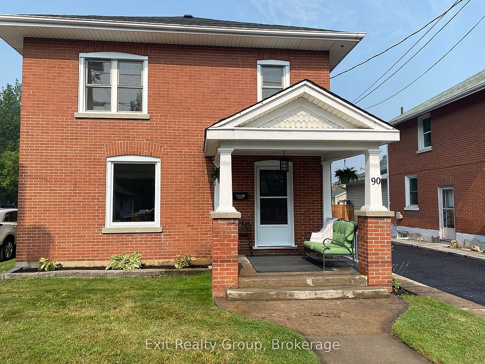 1st image of 90 Byron St