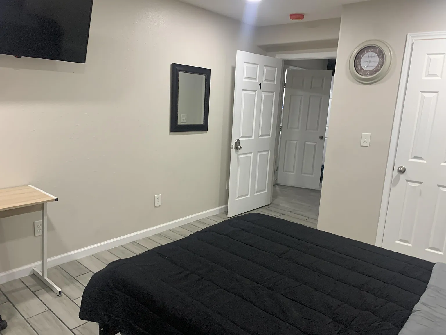 4 bed, 2.0 bath, 2572 sqft, $754 — Photo 1