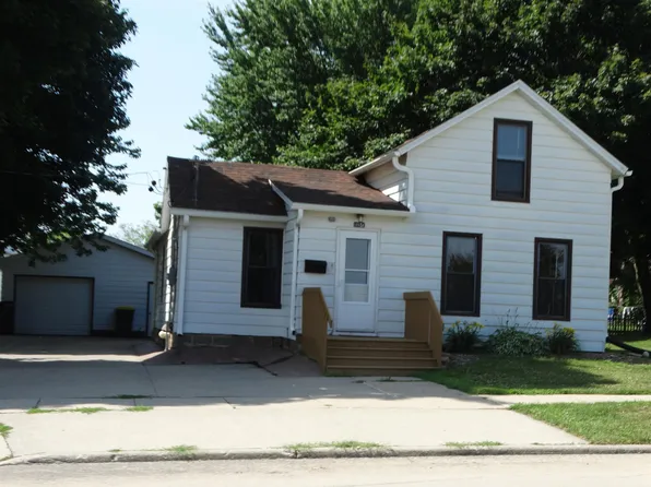 604 3rd Ave NW, Waukon, IA 52172