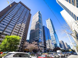 426 University Ave UNIT 1705, Toronto, ON M5G 1S9