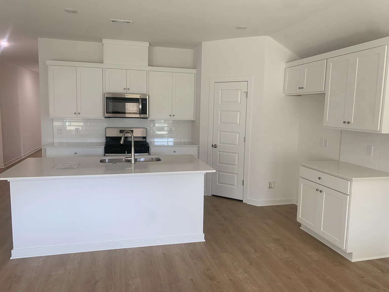 4 bed, 1859 sqft, $2,100 — Photo 4