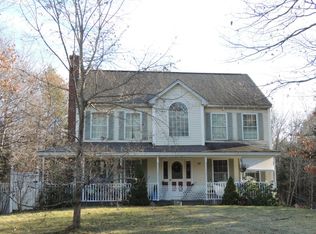 19 Lilac Ln, Sandown, NH 03873