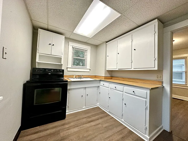 1828 Hazel Ave — Photo 6