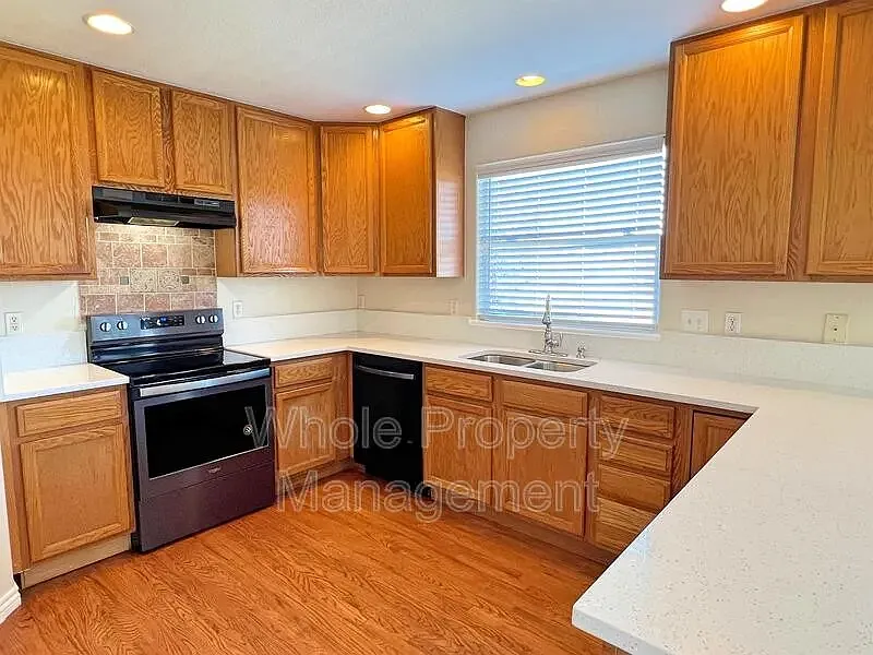 18725 E Linvale Pl — Photo 4