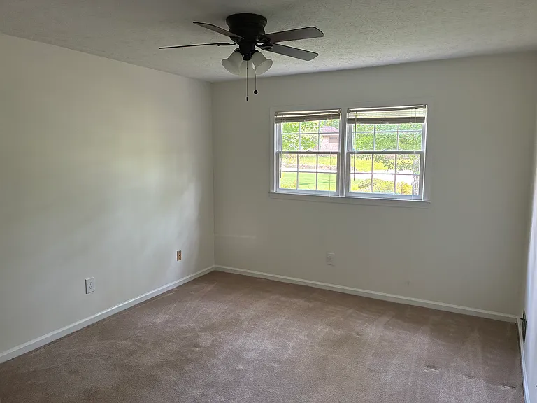 450 Baltimore Ave — Photo 11