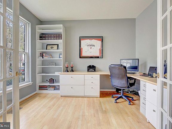 5th image of 1518 Hornbeam Dr