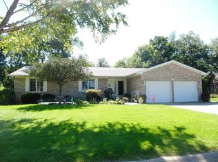 305 E 9th Ave, Coal Valley, IL