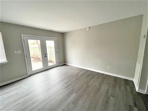 4th image of 107 Villa Dr