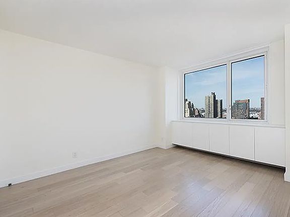 5th image of 301 W 53rd St APT 14D