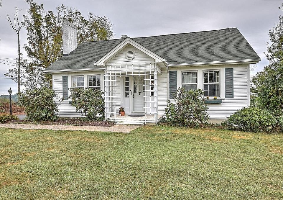 1st image of 4187 Skyland Dr