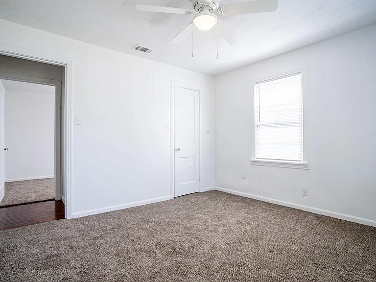 3323 W Clarendon Dr — Photo 10