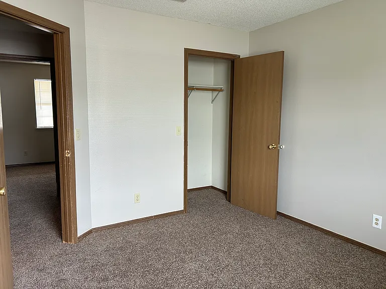 500 Shady Grove Rd #6 — Photo 9