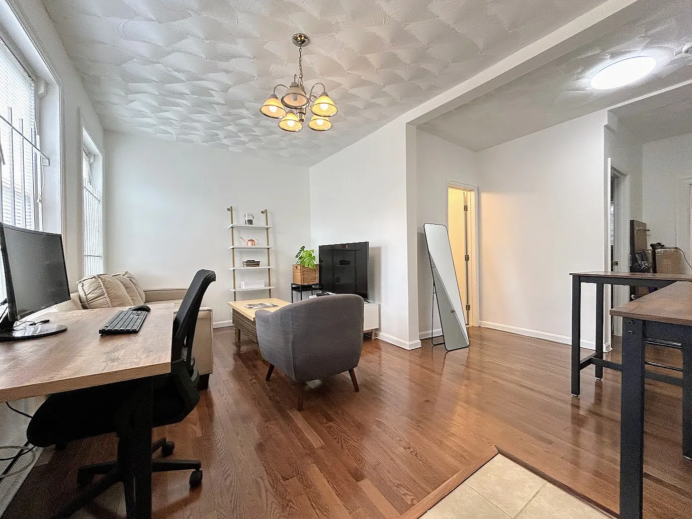 1 bed, 700 sqft, $2,490 — Photo 2