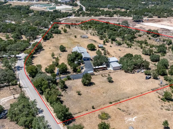 1670 S Cranes Mill, New Braunfels, TX 78132