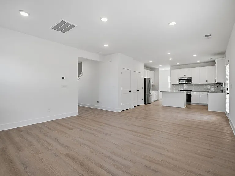 245 Rose Hannah Dr — Photo 9