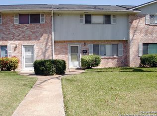 103 E Silver Sands Dr, San Antonio, TX 78216