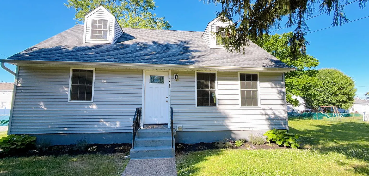 3 bed, 1188 sqft, $2,700 — Photo 3