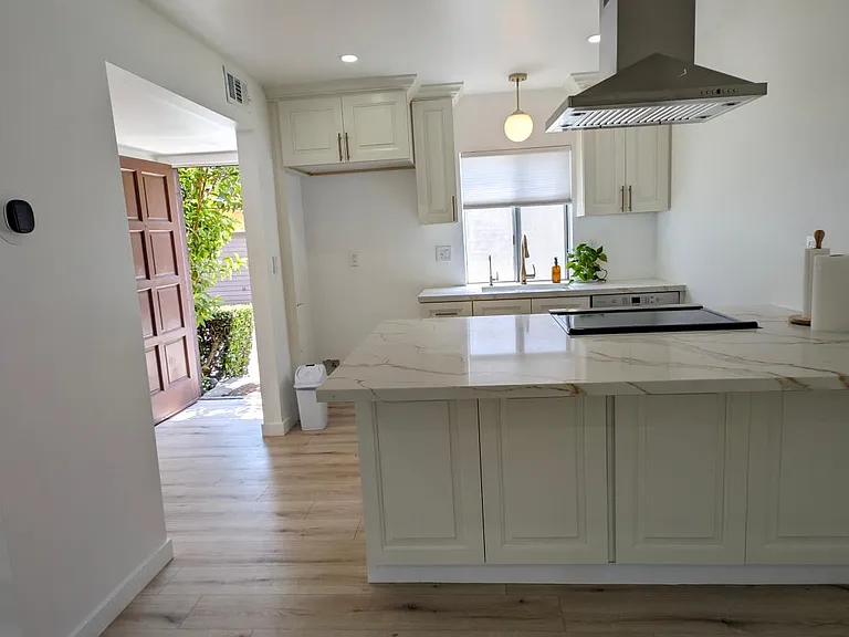 809 S 4th St #6 — Photo 2