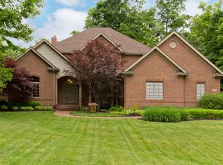 2148 Woodlands Pl, Powell, OH 43065