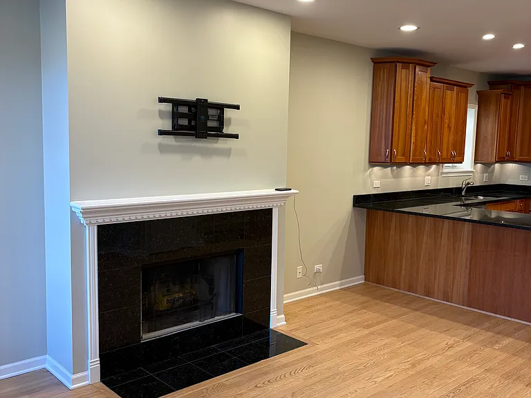 2020 N Honore St #1 — Photo 2