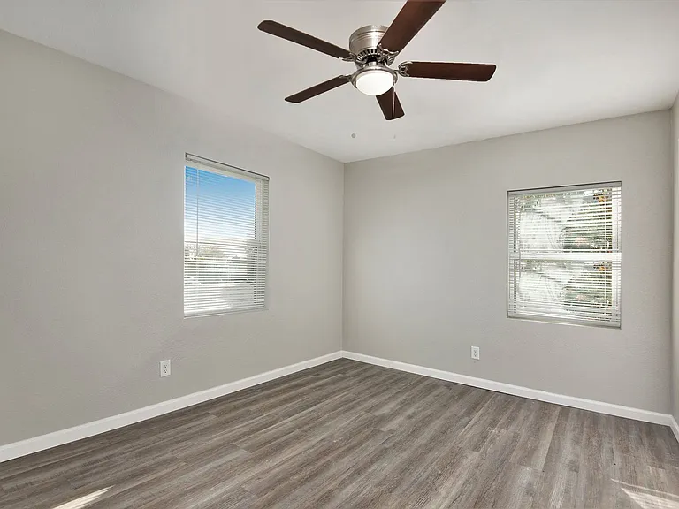 408 Dawson Cir #B — Photo 13