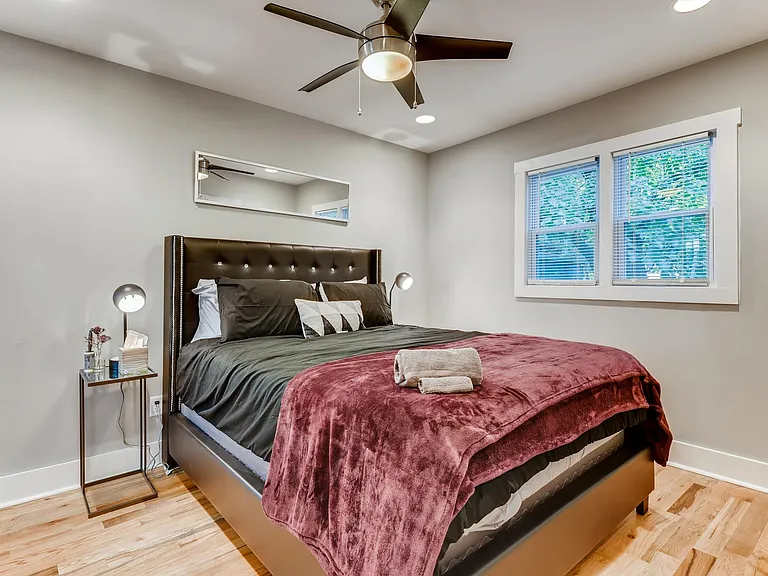1089 McDaniel St SW — Photo 19