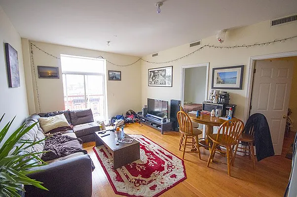 Rented by Level Group | media 20