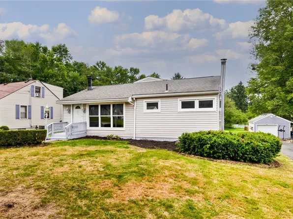 1023 Heinz Ave, Sharon, PA 16146