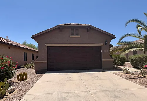 2312 N Hudson Dr Photo 1