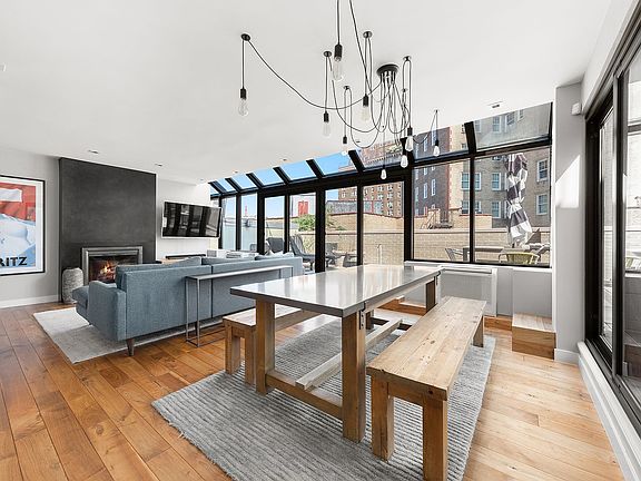 3rd image of 69 Bank St APT 502