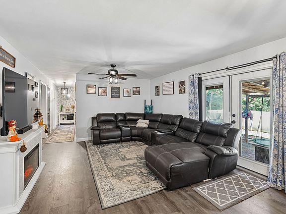 5th image of 101 Dallas St