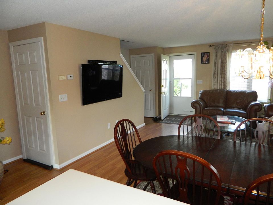 28 Meadowrue Dr Glastonbury CT Zillow