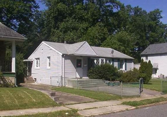 2nd image of 37 Bowers Ave