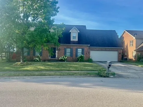 122 Locust Grove Ln, Versailles, KY 40383