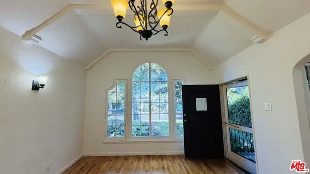 1 bed, 1.0 bath, 890 sqft, $2,950 — Photo 4