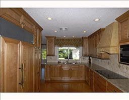 4th image of 4020 NE 25th Ave