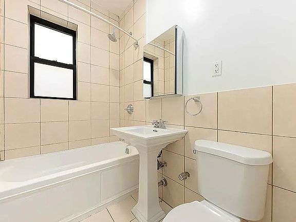 3rd image of 301 Cumberland St #Aab5
