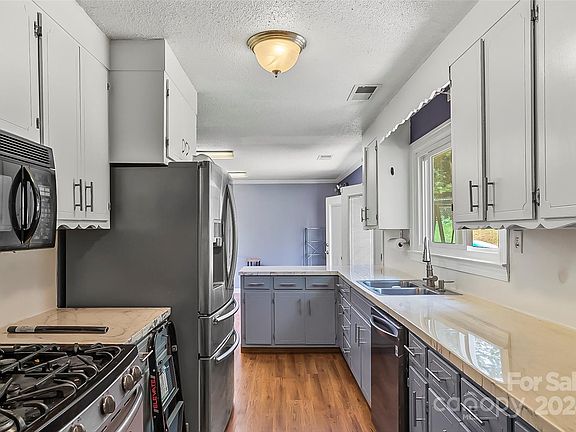 4th image of 621 N Caldwell Ave