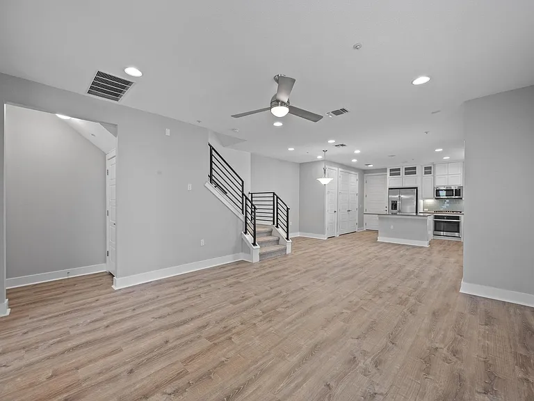 2222 Simond Ave #E — Photo 5