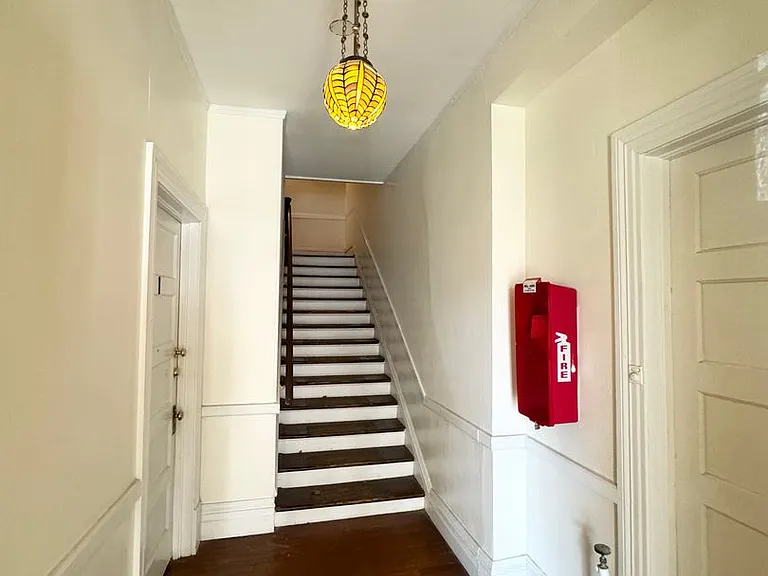 121 S Boylan Ave — Photo 2