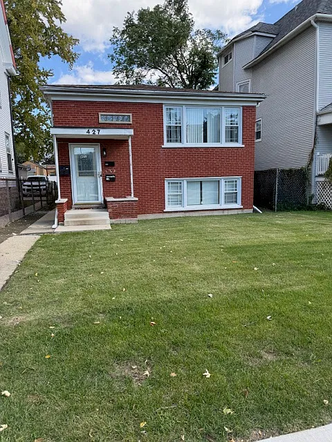 3 bed, 1000 sqft, $2,150 — Photo 1