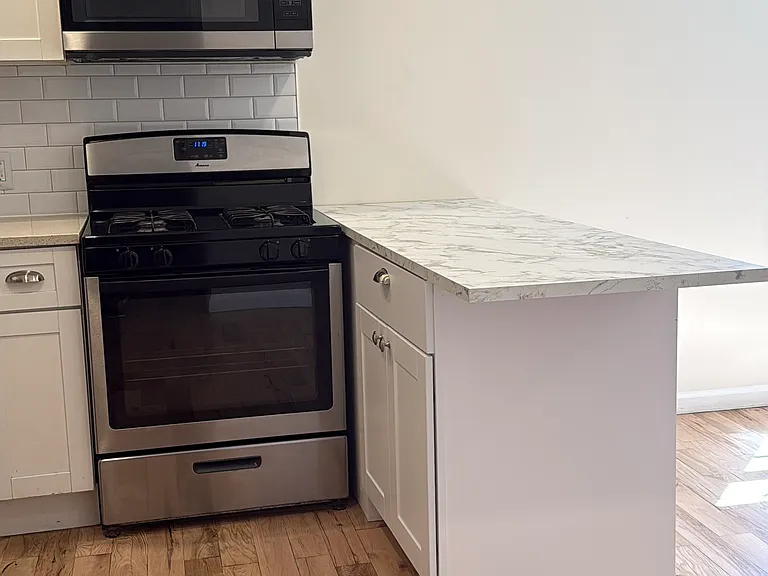 108 Elm St #2B — Photo 4